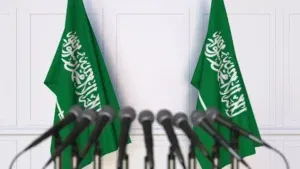 مجموعة ميكروفونات أمام 2 من علم السعودية للأماكن الداخلية